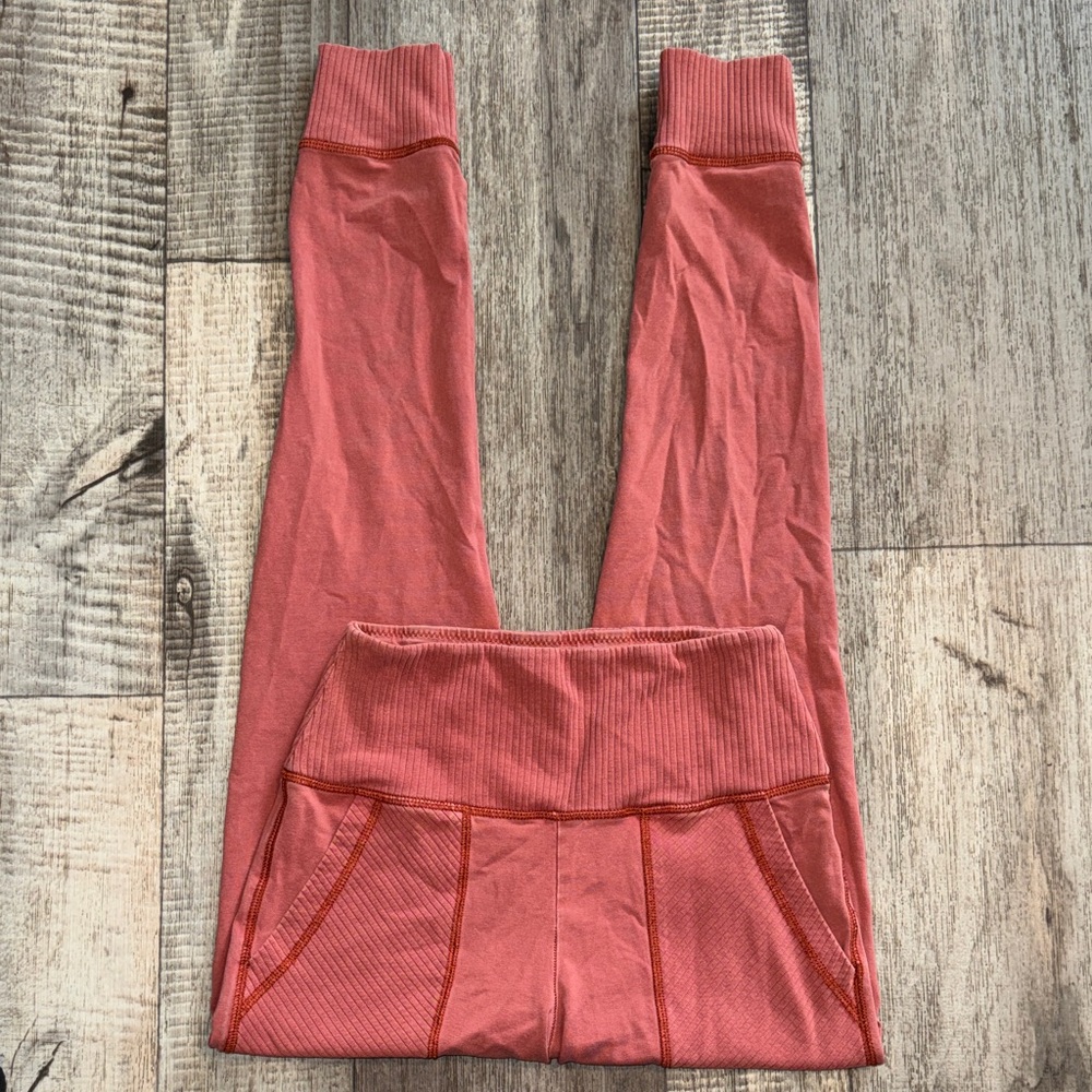 Aerie Salmon Leggings- size Small